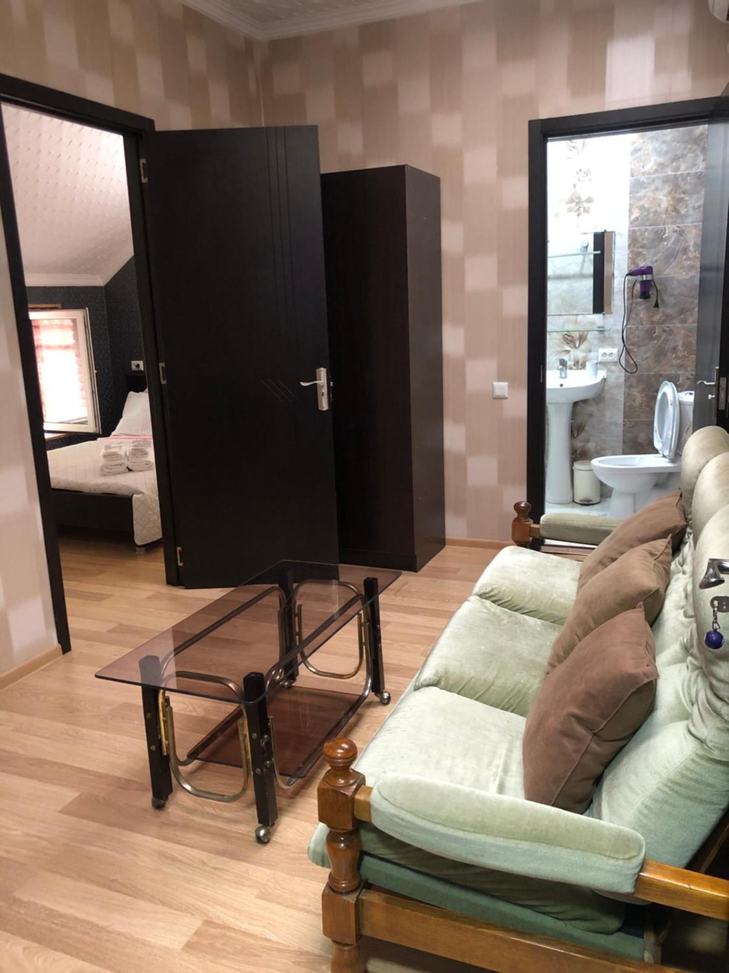 טביליסי Hotel Your Comfort מראה חיצוני תמונה