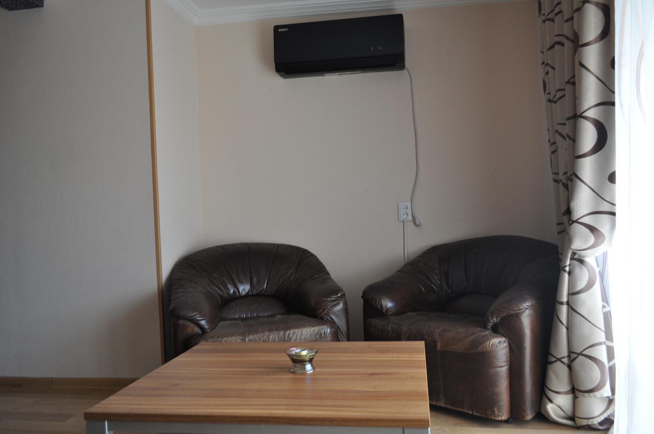 טביליסי Hotel Your Comfort מראה חיצוני תמונה