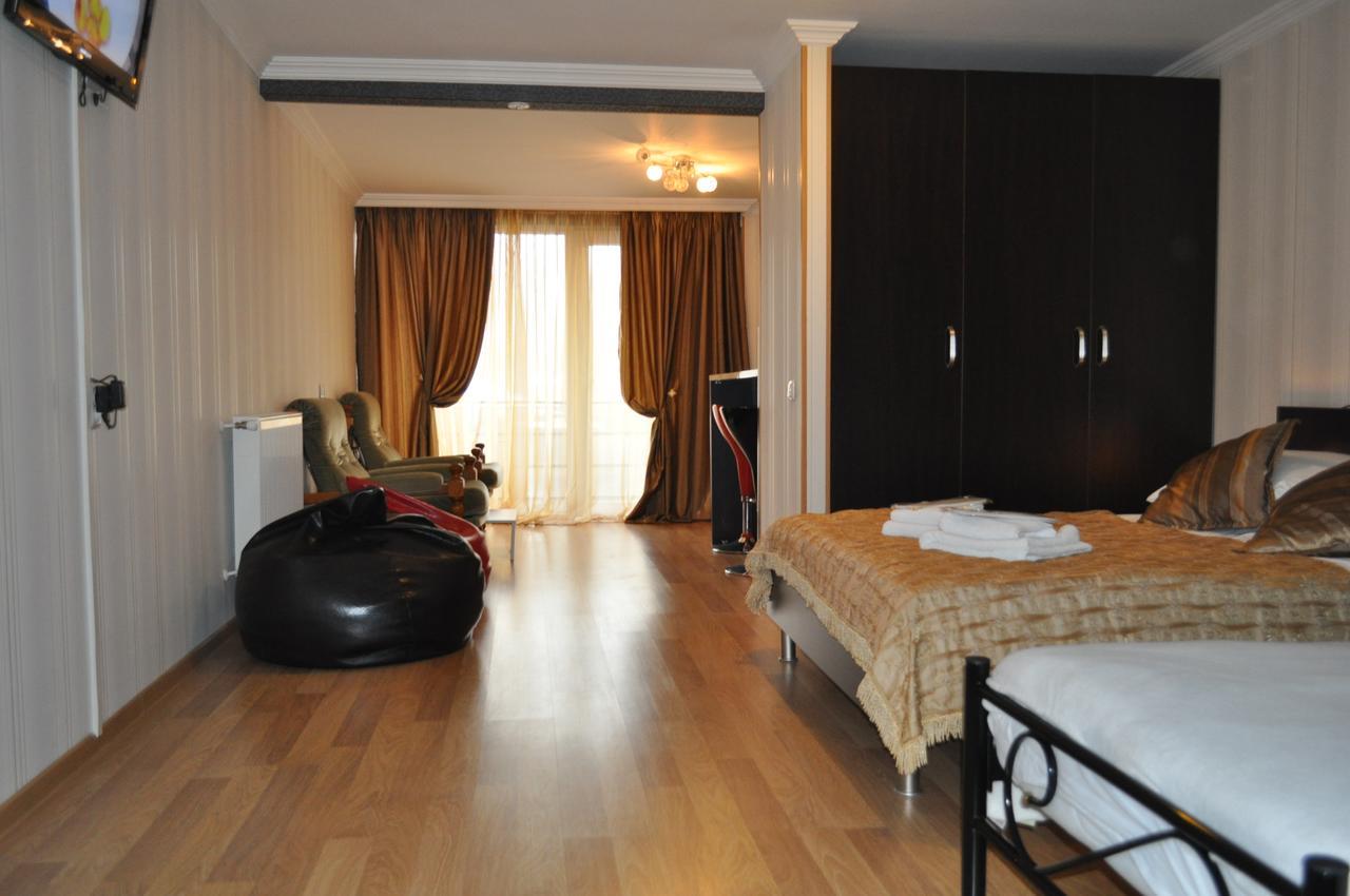 טביליסי Hotel Your Comfort מראה חיצוני תמונה